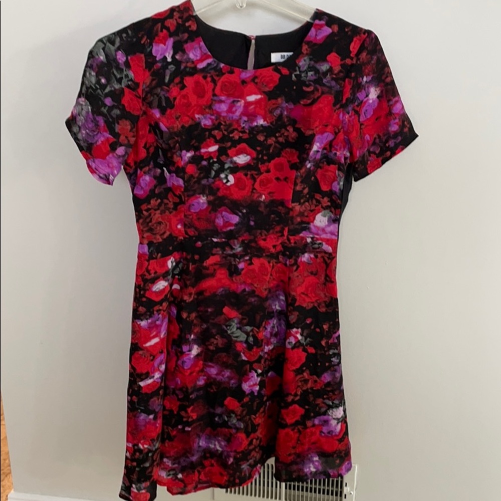 BB Dakota rose print short-sleeved dress